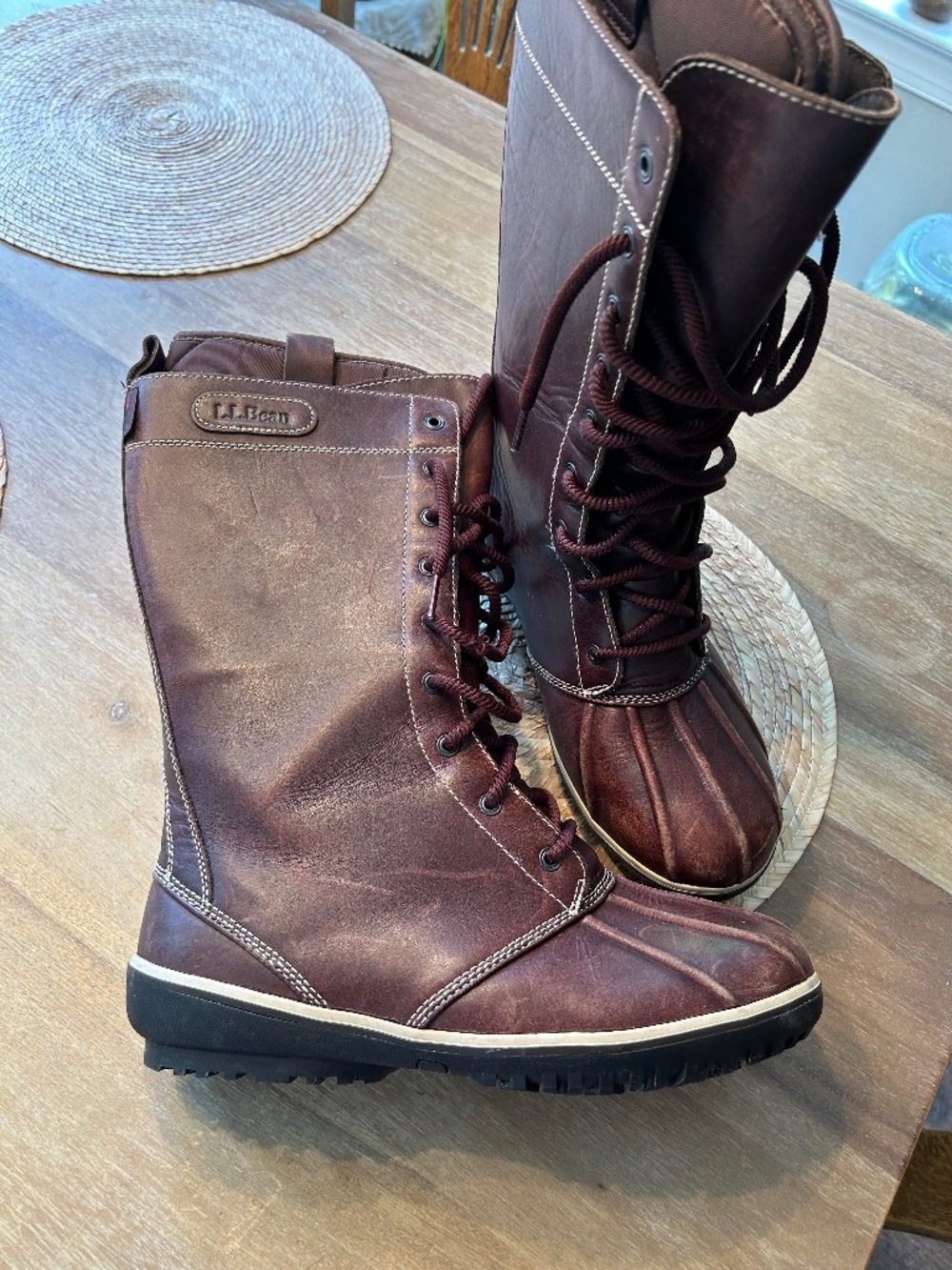 LL BEAN LEATHER DUCK BOOTS - SIZE 8 MEDIUM